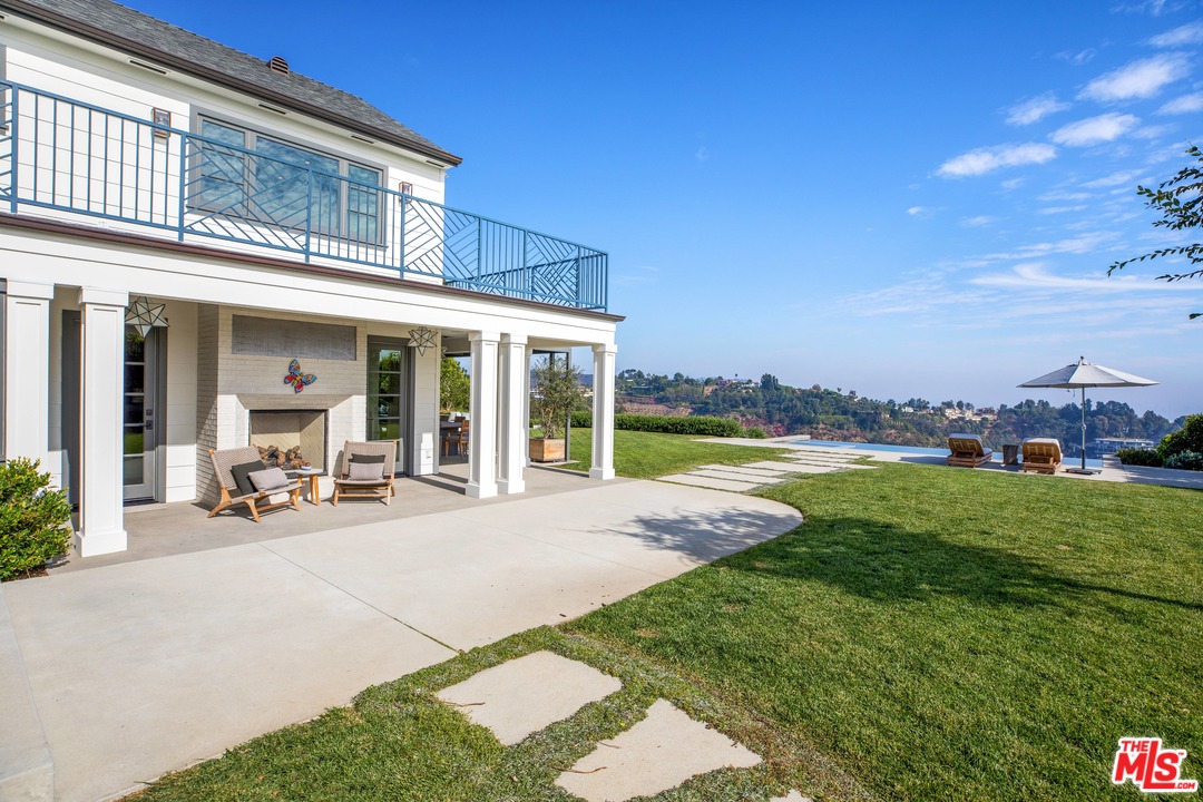 1126 Stradella Road Los Angeles, CA 90077 - Photo 24 of 40