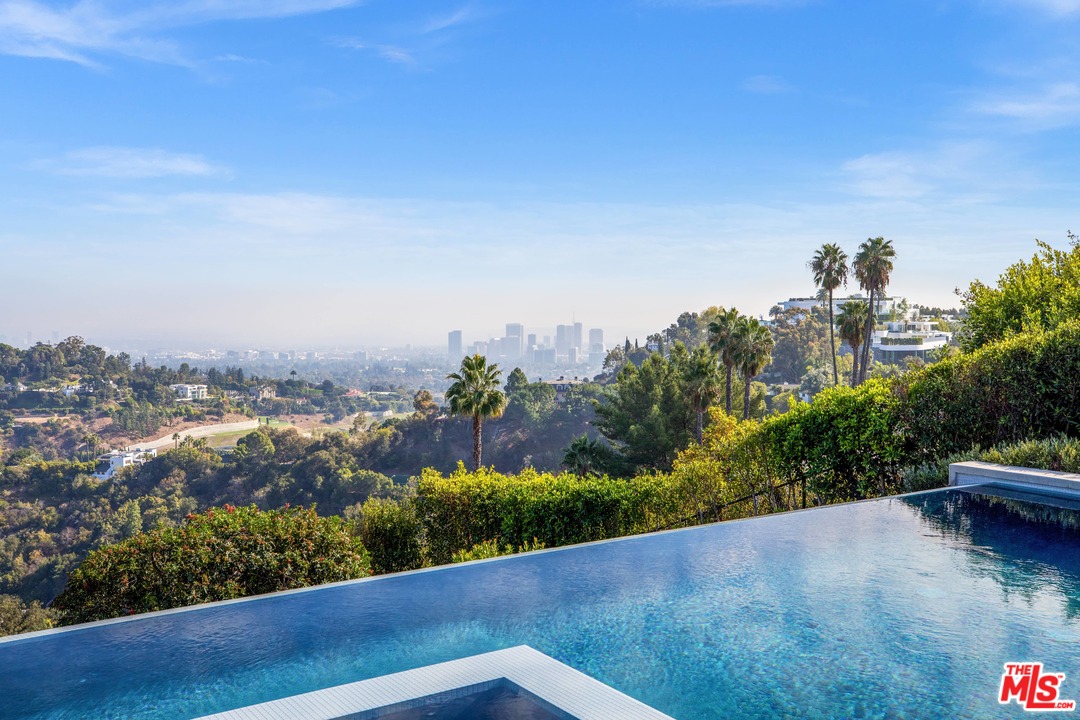 1126 Stradella Road Los Angeles, CA 90077 - Photo 25 of 40