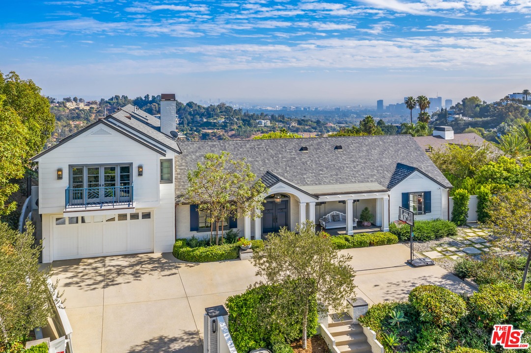 1126 Stradella Road Los Angeles, CA 90077 - Photo 26 of 40