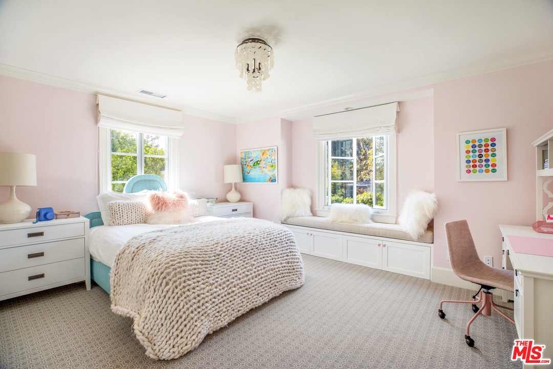 1126 Stradella Road Los Angeles, CA 90077 - Photo 30 of 40