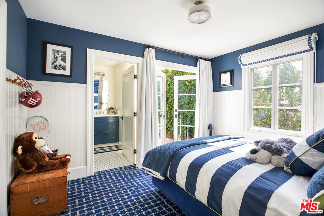 1126 Stradella Road Los Angeles, CA 90077 - Photo 32 of 40