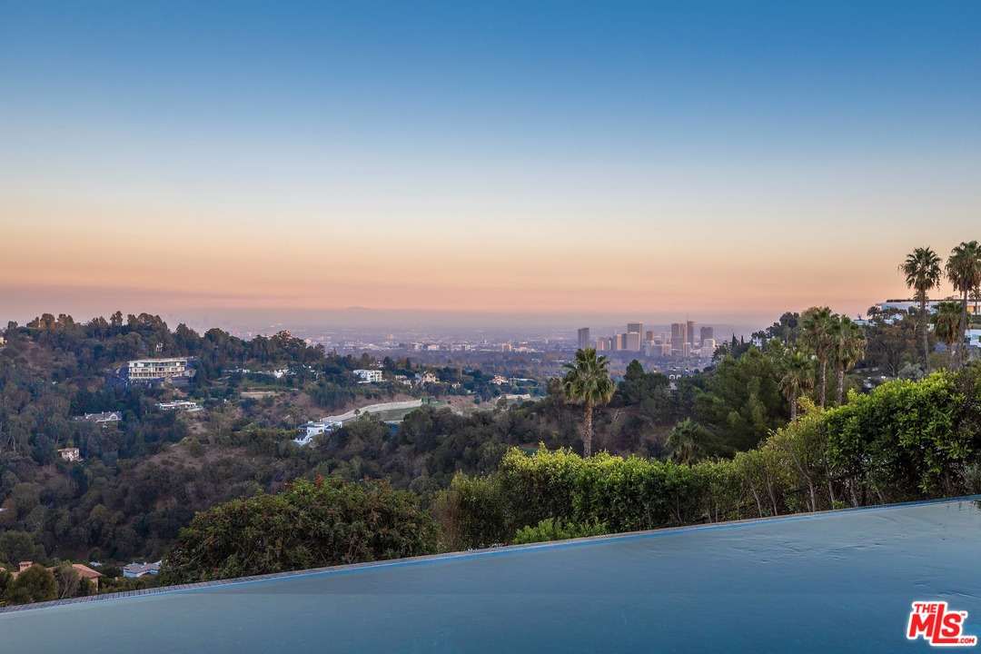 1126 Stradella Road Los Angeles, CA 90077 - Photo 35 of 40