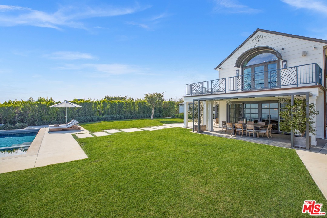 1126 Stradella Road Los Angeles, CA 90077 - Photo 37 of 40