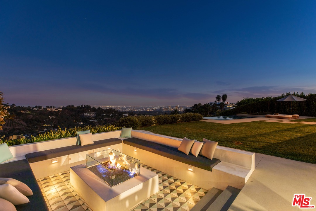 1126 Stradella Road Los Angeles, CA 90077 - Photo 8 of 40
