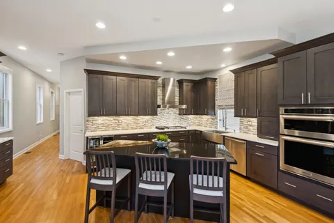 $825,000 | 2130 West Le Moyne Street, Unit 1, Chicago, IL 60622