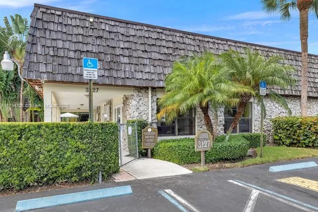 $140,000 | 3101 Oakland Shores Drive, Unit H204, Oakland Park, FL 33309