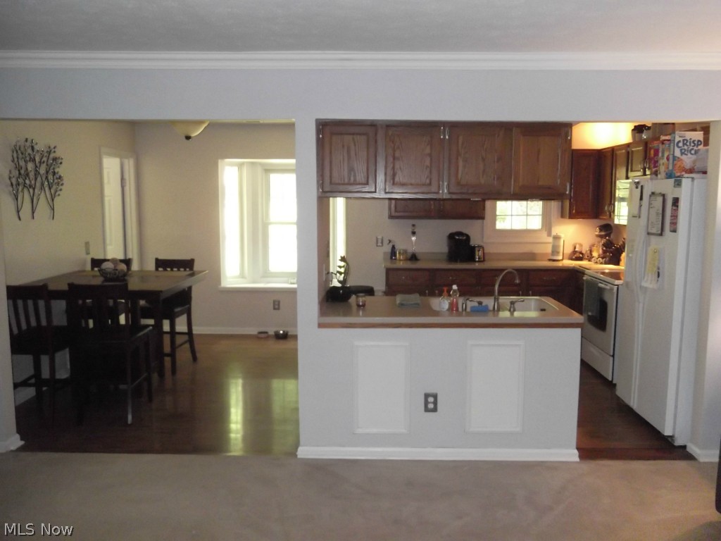 7277 Auburn Road Painesville, OH 44077 - Photo 6 of 21 KITCHEN WITH EAT IN AREA