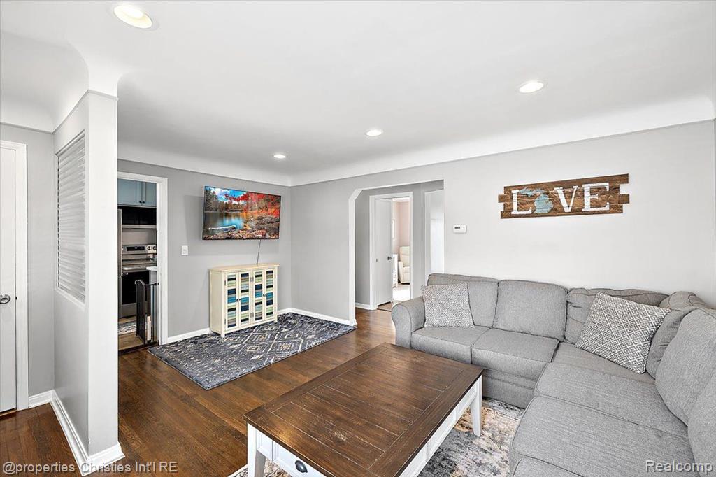 4103 Grandview Road Royal Oak, MI 48073 - Photo 11 of 30