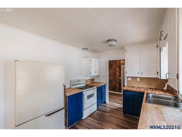 1023 Mountain View Road Sweet Home, OR 97386 - Photo 3 of 32 Gallery Image 3