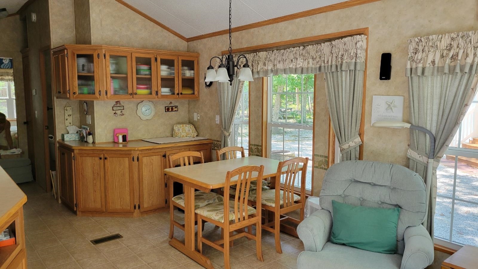 561 Corsons Tavern Road Ocean View, NJ 08230 - Photo 11 of 31 a dining room with furniture and a window