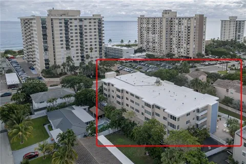 $2,600 | 1965 South Ocean Boulevard, Unit 208, Lauderdale-by-the-Sea, FL 33062
