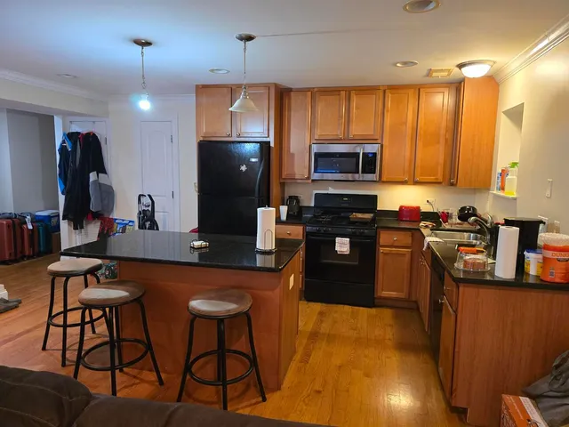 $1,599,000 | 6337 North Oakley Avenue, Chicago, IL 60659