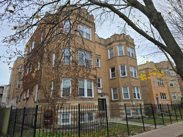 $1,599,000 | 6337 North Oakley Avenue, Chicago, IL 60659