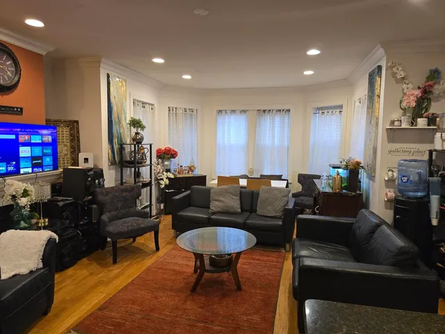 $1,599,000 | 6337 North Oakley Avenue, Chicago, IL 60659