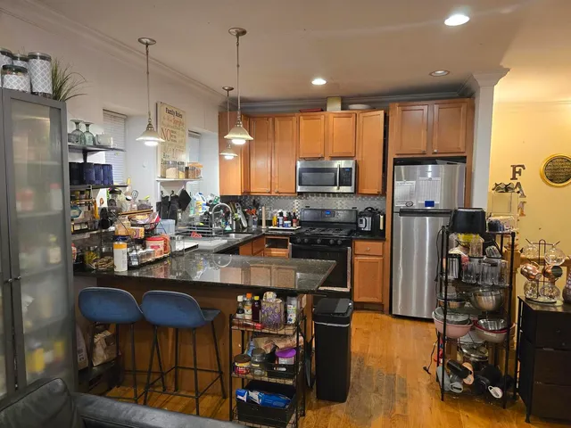 $1,599,000 | 6337 North Oakley Avenue, Chicago, IL 60659