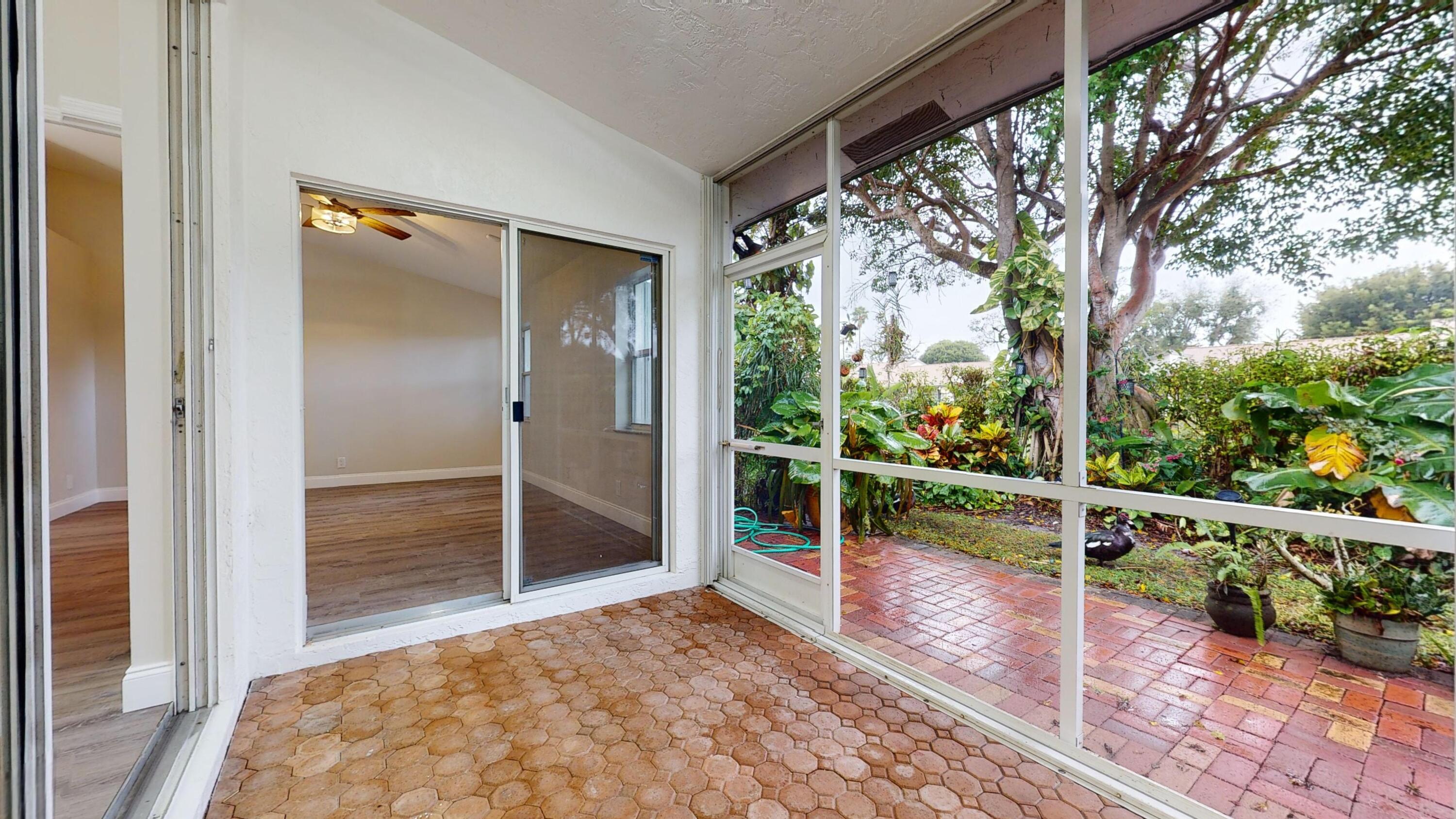 8214 Vía Di Veneto Boca Raton, FL 33496 - Photo 9 of 33 Screened Patio