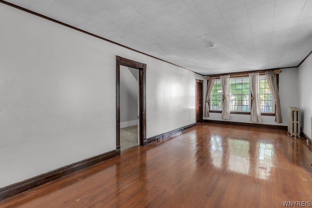175 Congress Street Buffalo, NY 14213 - Photo 11 of 48 1st floor: Living room with ample natural light