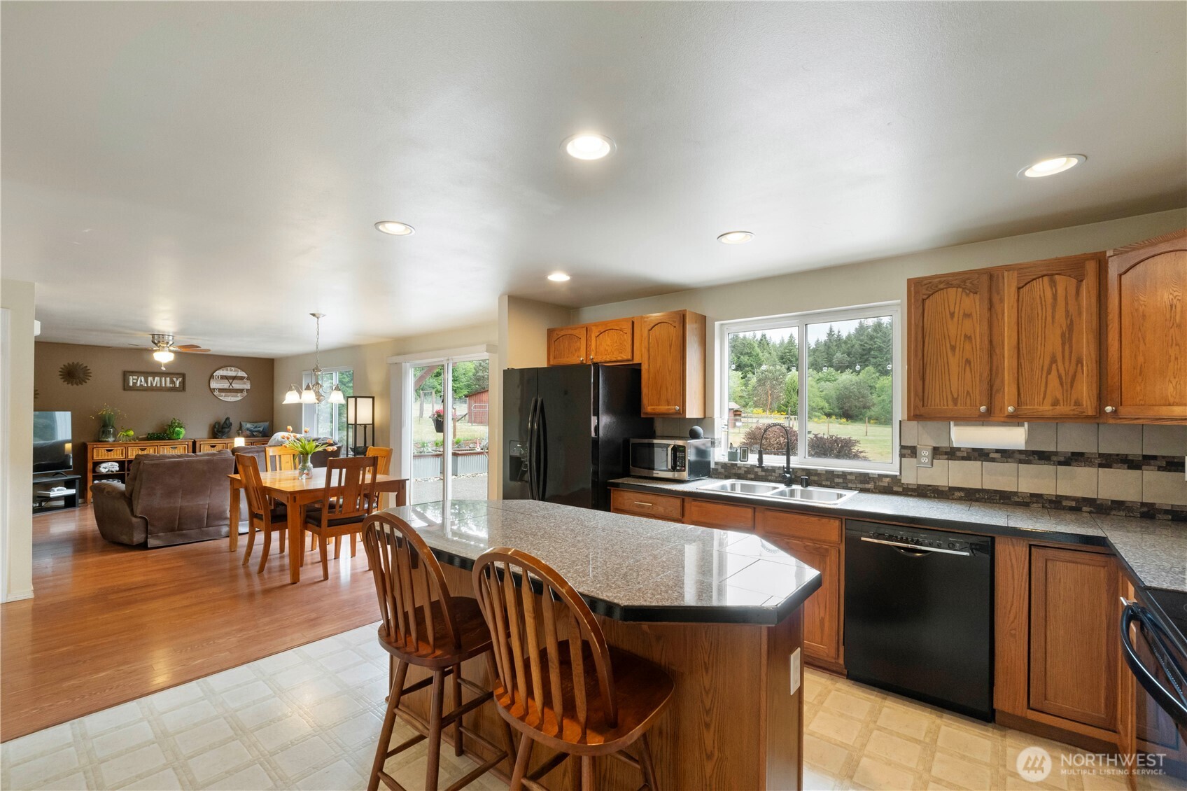 2219 Key Peninsula Highway Southwest Lakebay, WA 98349 - Photo 11 of 40