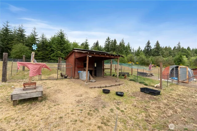 $1,100,000 | 2219 Key Peninsula Highway Southwest, Lakebay, WA 98349