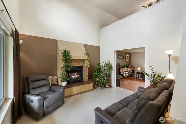 $1,100,000 | 2219 Key Peninsula Highway Southwest, Lakebay, WA 98349