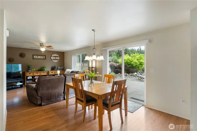 $1,100,000 | 2219 Key Peninsula Highway Southwest, Lakebay, WA 98349