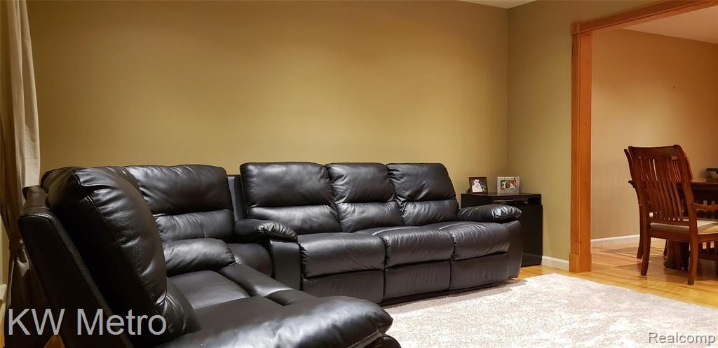 744 Dressler Lane Rochester Hills, MI 48307 - Photo 4 of 38