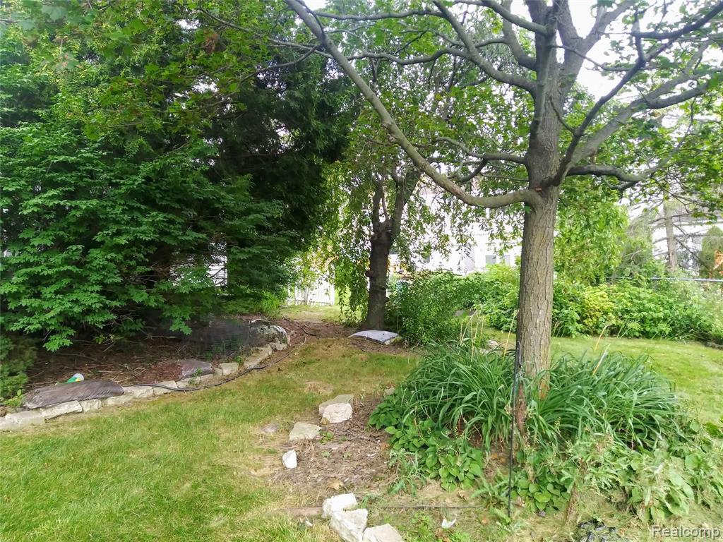 44911 Lemont Road Canton, MI 48187 - Photo 43 of 47