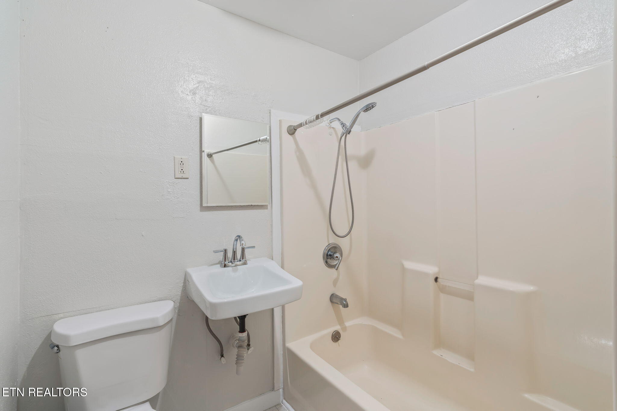 2950 Craigs Chapel Road Greenback, TN 37742 - Photo 13 of 42 13-web-or-mls-2950 Craigs Chapel Road-6