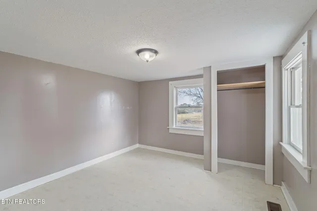 $250,000 | 2950 Craigs Chapel Road, Greenback, TN 37742