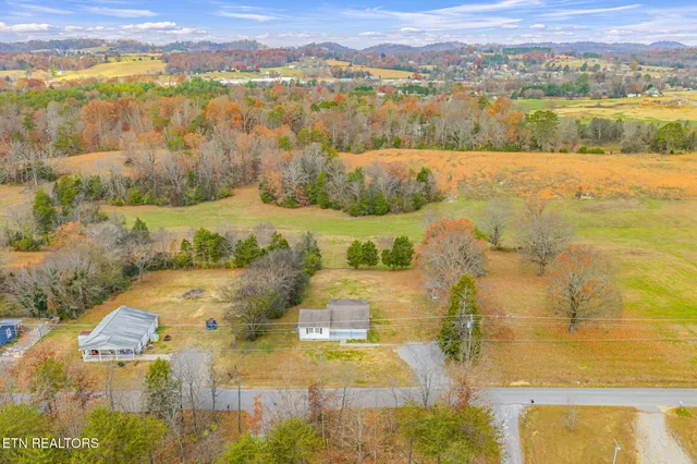 $250,000 | 2950 Craigs Chapel Road, Greenback, TN 37742