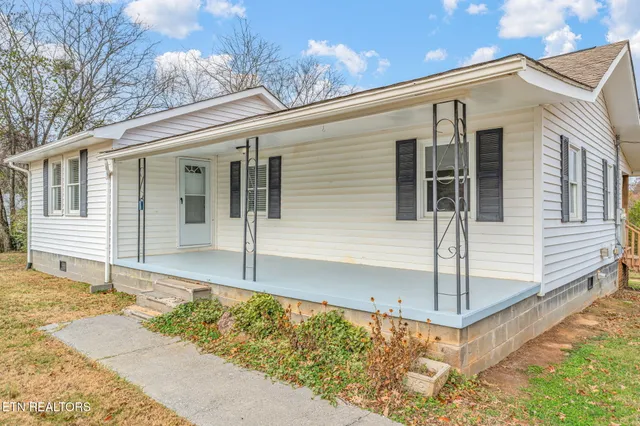 $250,000 | 2950 Craigs Chapel Road, Greenback, TN 37742