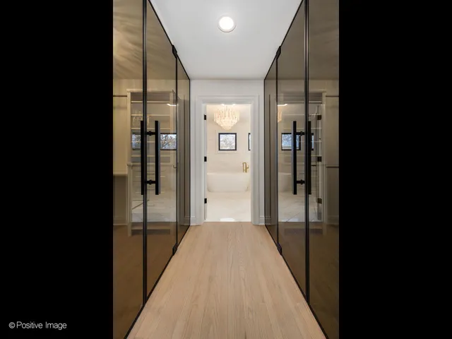 $2,650,000 | 9427 Falling Waters Drive West, Burr Ridge, IL 60527