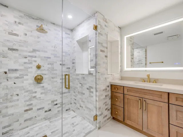 $2,650,000 | 9427 Falling Waters Drive West, Burr Ridge, IL 60527