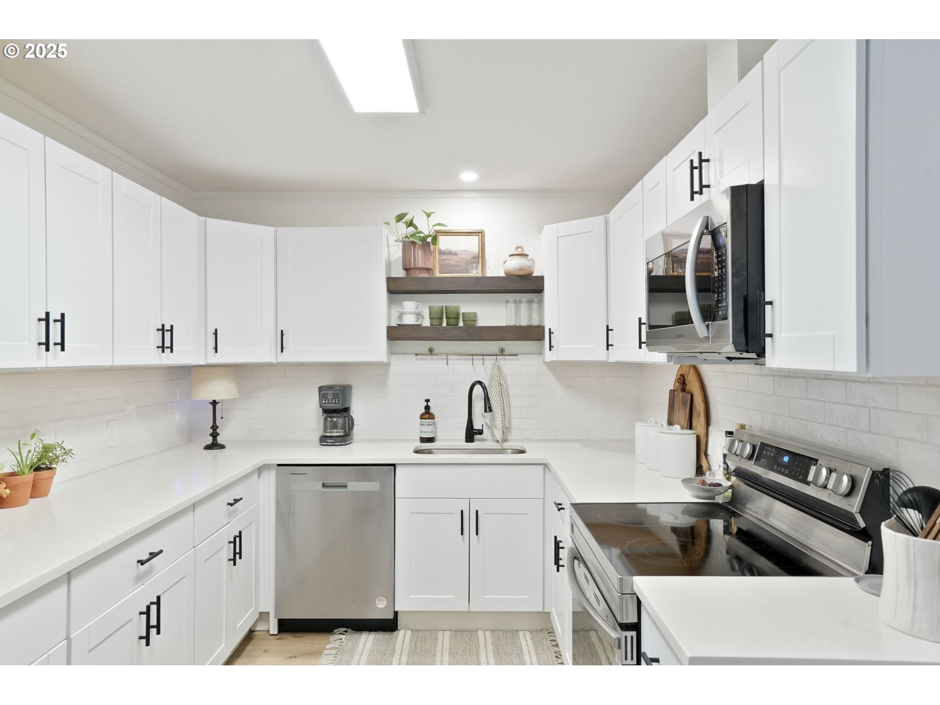 564 Manbrin Drive North Keizer, OR 97303 - Photo 17 of 39