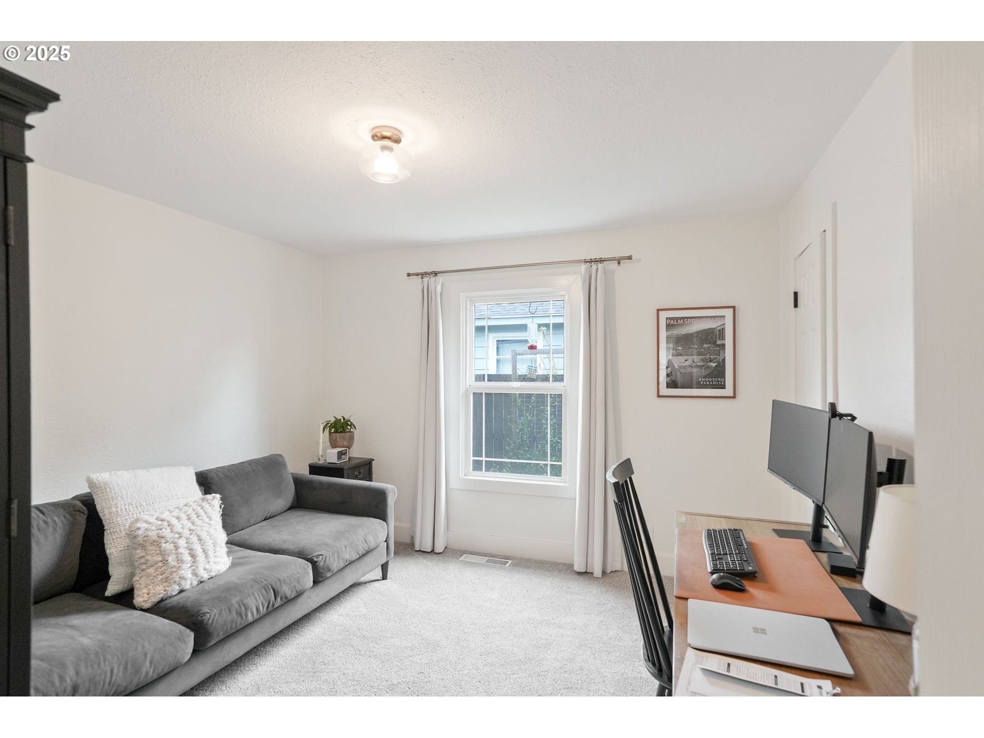 564 Manbrin Drive North Keizer, OR 97303 - Photo 22 of 39 Bedroom