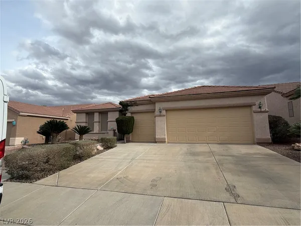 $2,250 | 572 Fox Links Street, Henderson, NV 89012