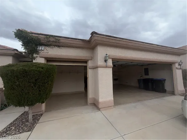$2,250 | 572 Fox Links Street, Henderson, NV 89012