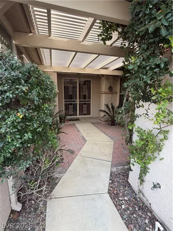 $2,250 | 572 Fox Links Street, Henderson, NV 89012