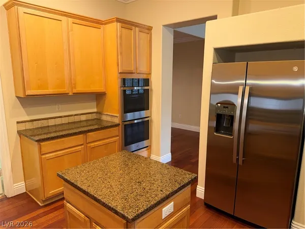 $2,250 | 572 Fox Links Street, Henderson, NV 89012