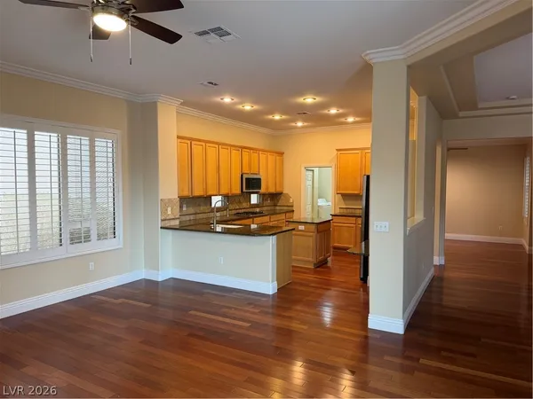 $2,250 | 572 Fox Links Street, Henderson, NV 89012