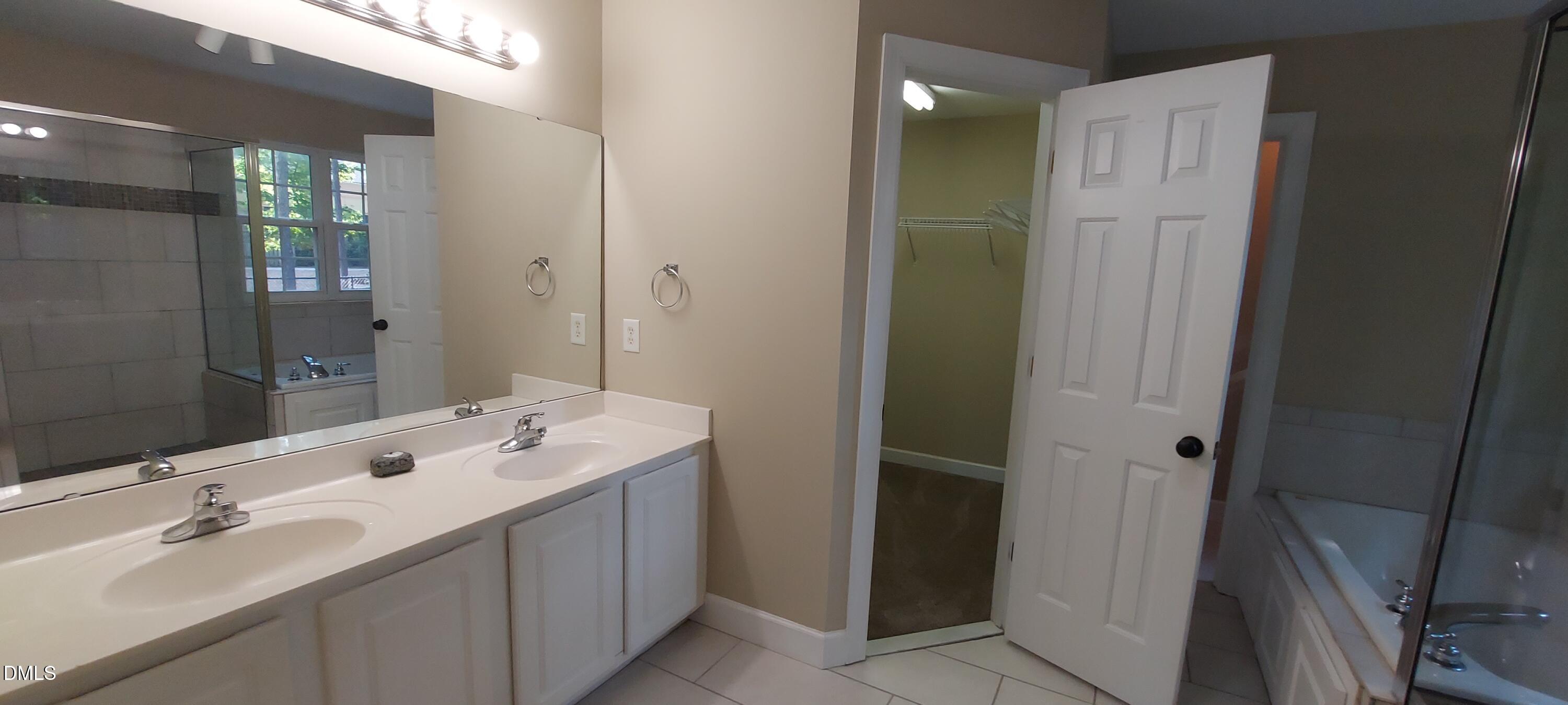 206 Highfield Avenue Cary, NC 27519 - Photo 14 of 28 2cndFlrMstBathV1