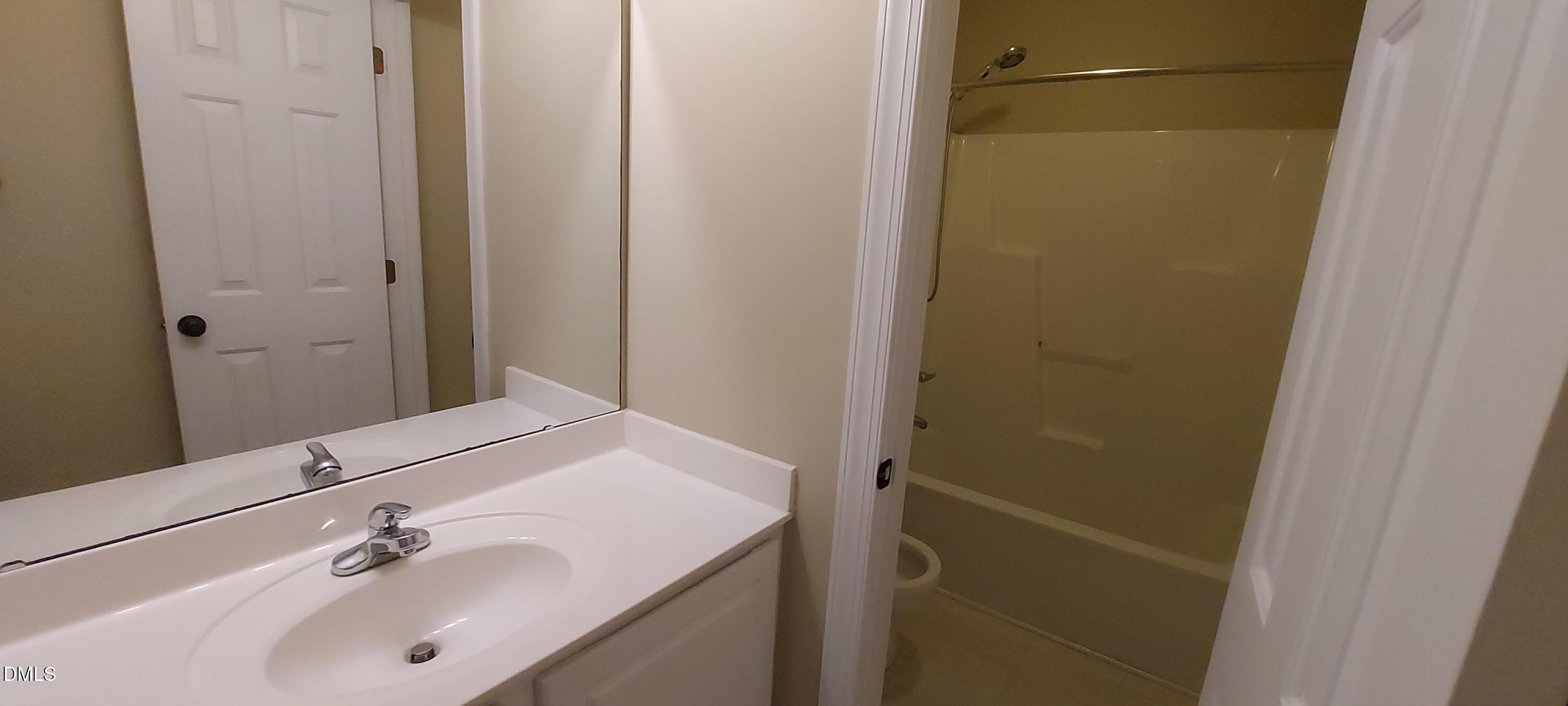 206 Highfield Avenue Cary, NC 27519 - Photo 22 of 28 2cndGustFbath