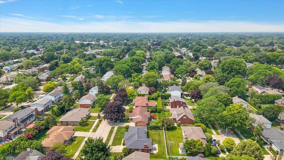 632 South Rosedale Court Grosse Pointe, MI 48236 - Photo 58 of 63 50181913-8de85727-f8dd-4e24-a140-7b898ea2d54a.JPG