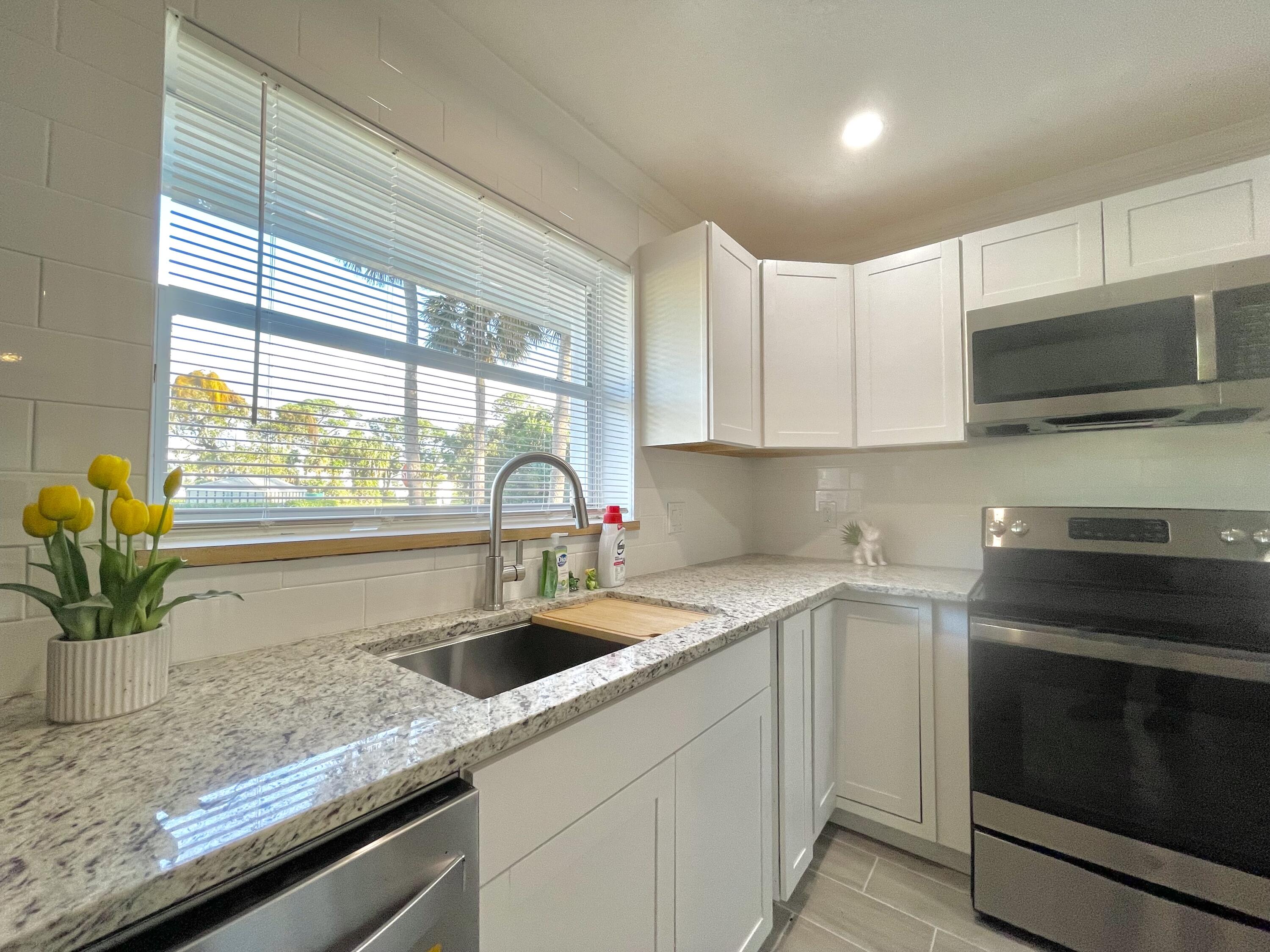 500 Northwest Stuart Avenue Stuart, FL 34994 - Photo 13 of 28 IMG_2749