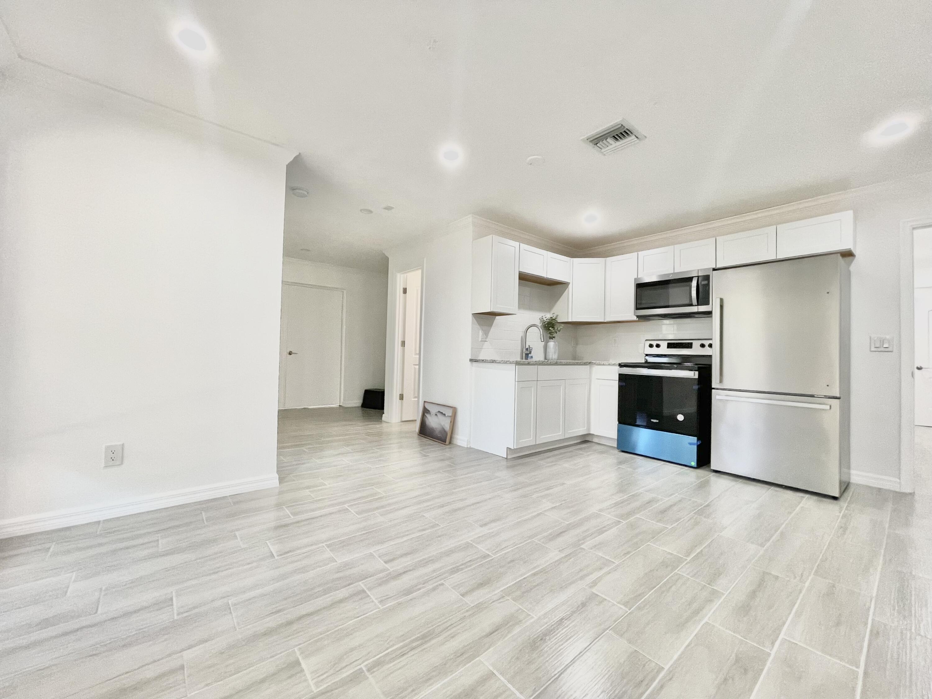 500 Northwest Stuart Avenue Stuart, FL 34994 - Photo 16 of 28 IMG_2860