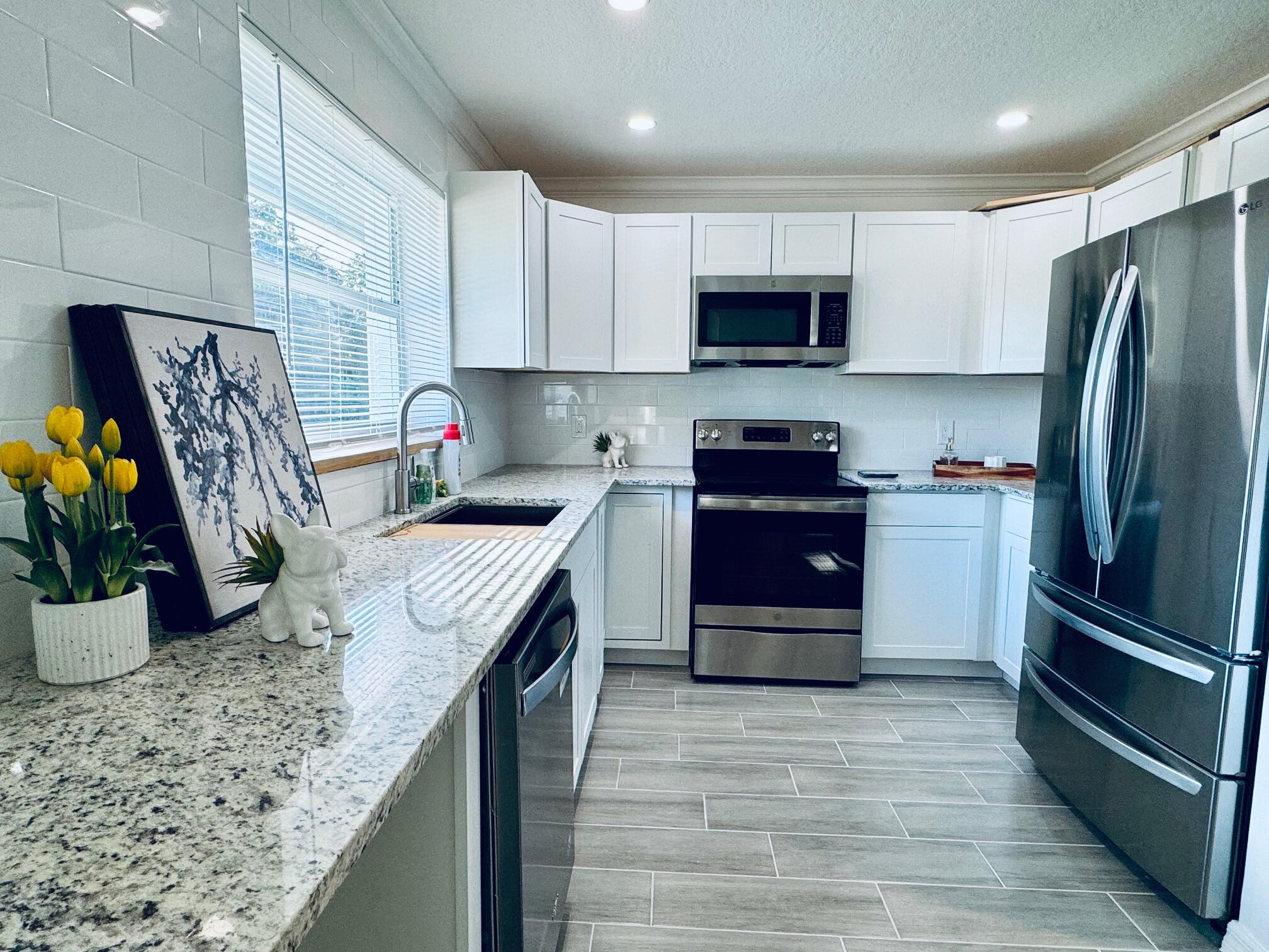 500 Northwest Stuart Avenue Stuart, FL 34994 - Photo 20 of 28 IMG_3934