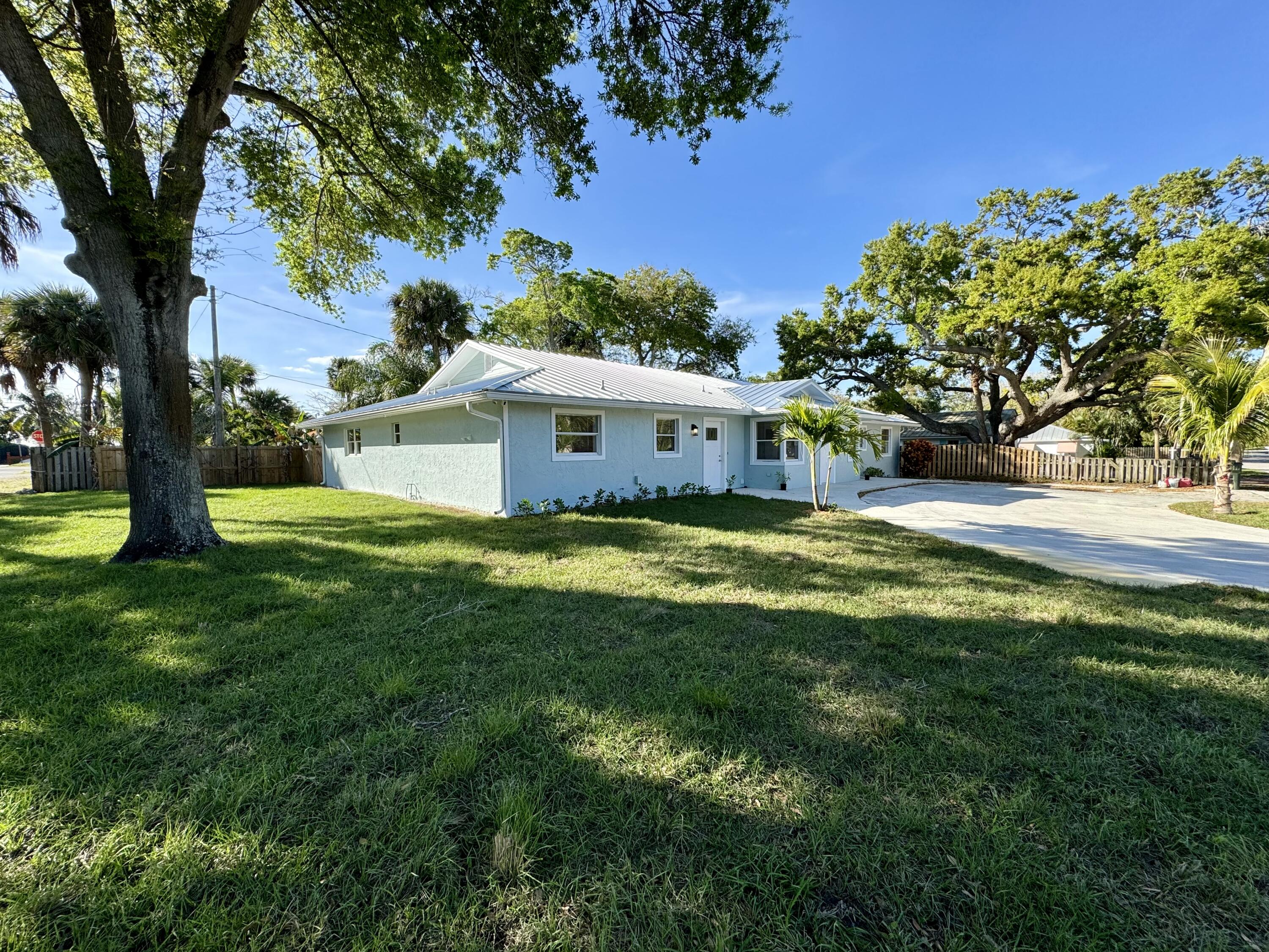 500 Northwest Stuart Avenue Stuart, FL 34994 - Photo 3 of 28 IMG_4445