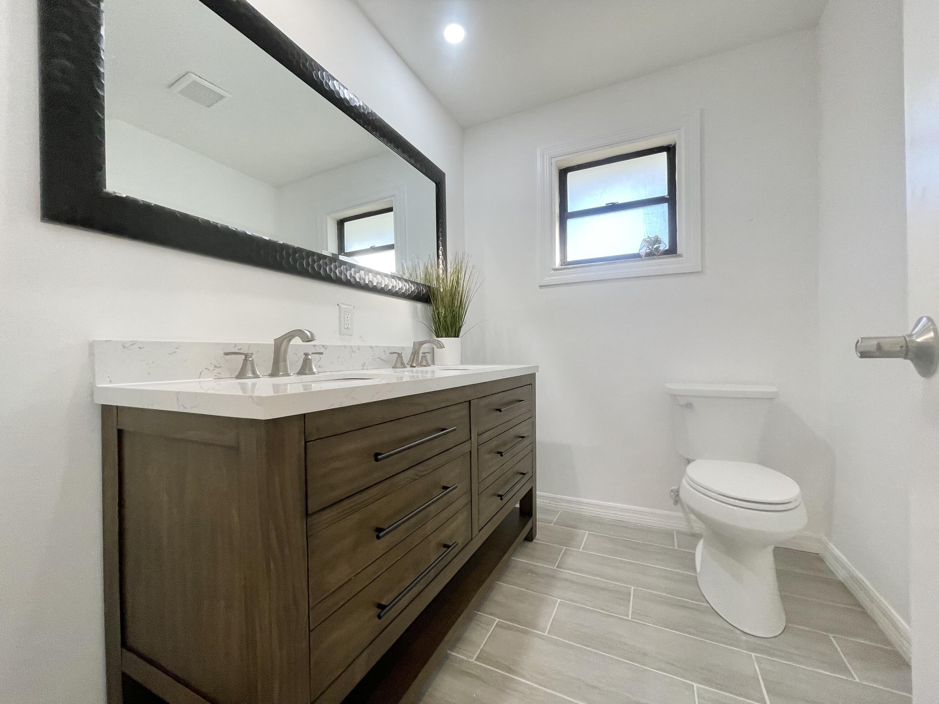 500 Northwest Stuart Avenue Stuart, FL 34994 - Photo 7 of 28 IMG_2748