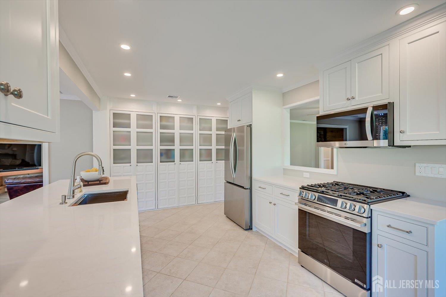 327 Summer Road Neshanic Station, NJ 08853 - Photo 24 of 63