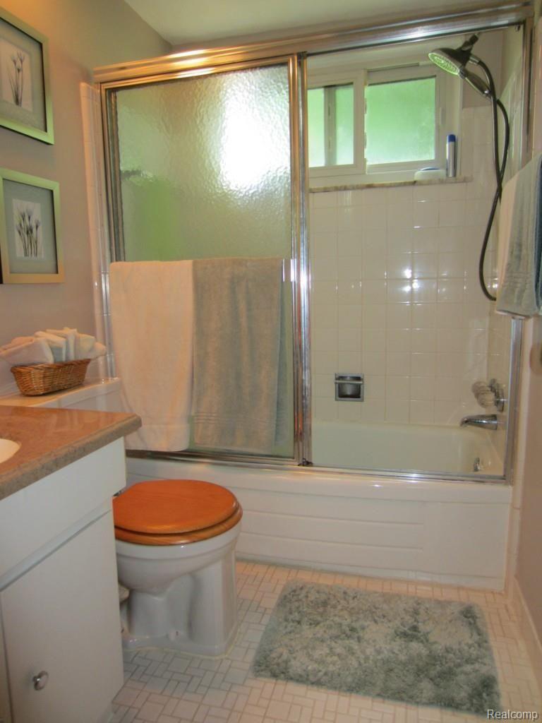 13134 Common Road Warren, MI 48088 - Photo 17 of 34 IMG_2615.jpg